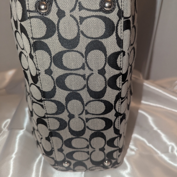 Coach Black and Gray Shoulder Bag with Signature Pattern - Picture 8 of 12